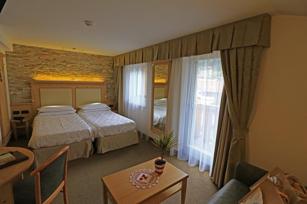 Hotel Ladina Campitello di Fassa Room photo