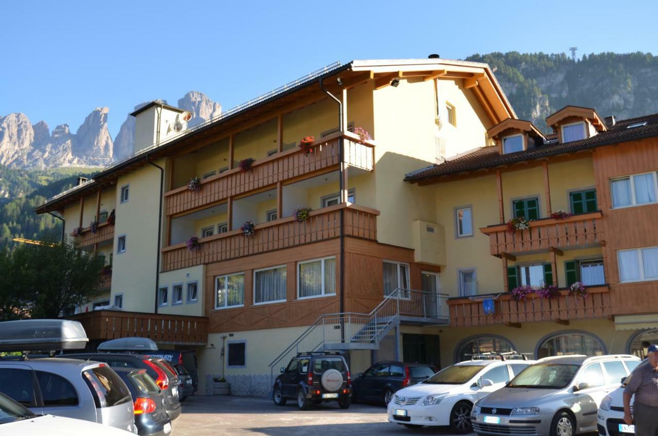 Hotel Ladina Campitello di Fassa Exterior photo