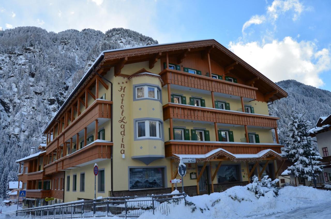 Hotel Ladina Campitello di Fassa Exterior photo